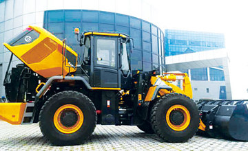 贊！CLG848H-4F輪式裝載機(jī)順利通過(guò)自治區(qū)工信廳驗(yàn)收