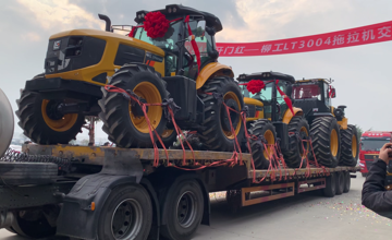 開門紅！柳工重型拖拉機(jī)批量發(fā)運(yùn)