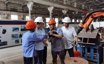 迸發(fā)“她”力量 綻放“巾幗紅” | 柳工獲批首個(gè)自治區(qū)總工會(huì)女職工創(chuàng)新工作室