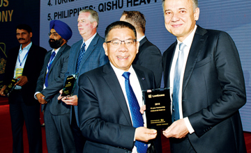 創(chuàng)新變革 傳承發(fā)展 2018年柳工全球經(jīng)銷(xiāo)商年會(huì)在柳召開(kāi)