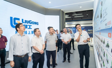 廣旅集團(tuán)黨委書記、董事長容賢標(biāo)一行到訪柳工