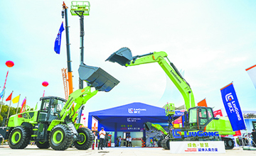 柳工攜智慧和綠色全面解決方案亮相第21屆中國(guó)—東盟博覽會(huì)
