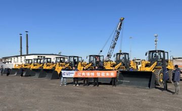 13臺柳工裝載機(jī)交付！