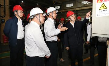 張慶偉率全國人大常委會執(zhí)法檢查組到柳工開展特種設(shè)備安全法執(zhí)法檢查