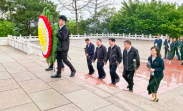 集團(tuán)機(jī)關(guān)黨支部開展“緬懷革命先烈，弘揚(yáng)民族精神”清明祭掃主題黨日活動